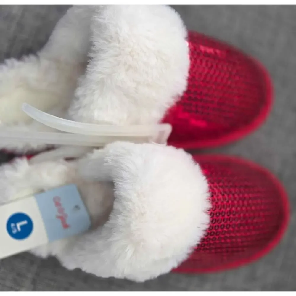 Cat & Jack Kids Red Sequin Faux Fur Christmas Slippers Size L 4/5 NWT Cozy soft